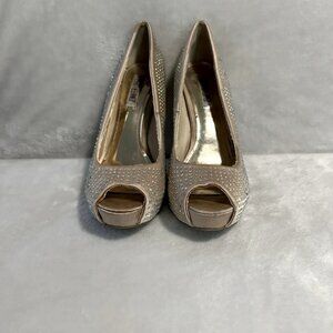 Jennifer Lopez Cream and Silver Peep-Toe Heels Size 8.5